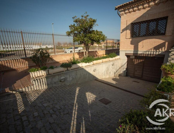 VIVIENDA EXCLUSIVA EN YUNCOS