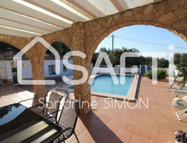 CASA DE UNA PLANTA CON PISCINA VISTAS AL MAR