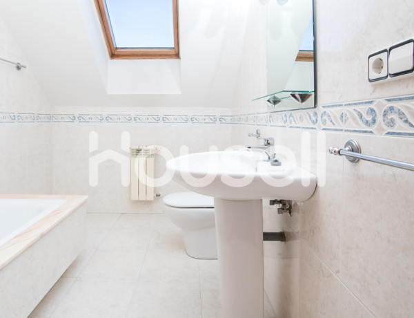 Chalet en venta de 312 m² Avenida Salvador Allende, 15176 Oleiros (A Coruña)