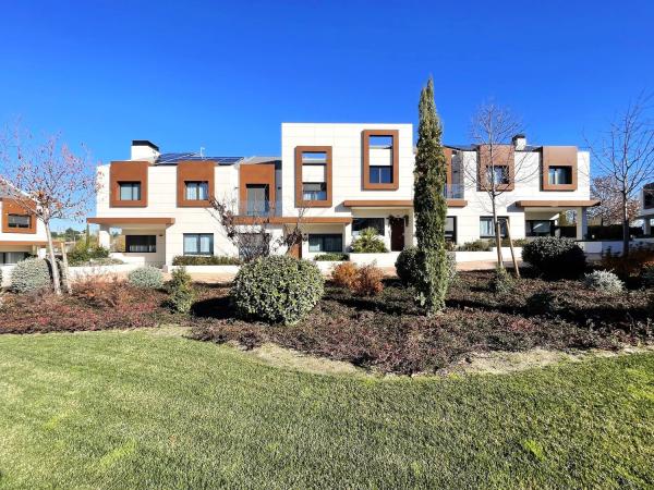 Villas Del Mirabal III