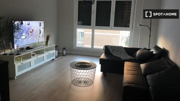 Room in shared apartment in Móstoles