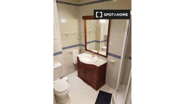 Alquiler de habitaciones en piso de 6 habitaciones en Alcalá De Henares