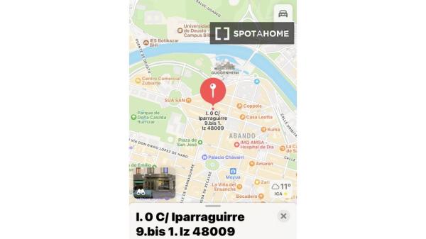 Gran habitación en un apartamento de 5 dormitorios en Abando, Bilbao