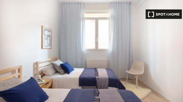 Piso de 3 dormitorios en alquiler en Sarrikue Auzoa, Bilbao