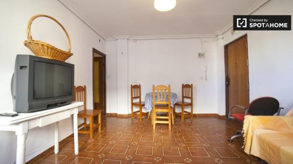 Luminoso apartamento de 2 dormitorios en alquiler en Macarena, Sevilla