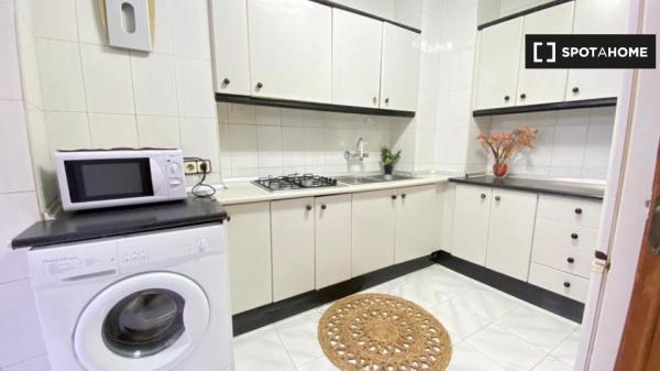 Chambre dans un appartement de 4 chambres à Malaga