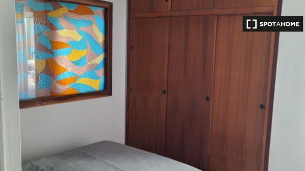 Room for rent in 4-bedroom apartment in Sant Blai, Alicante