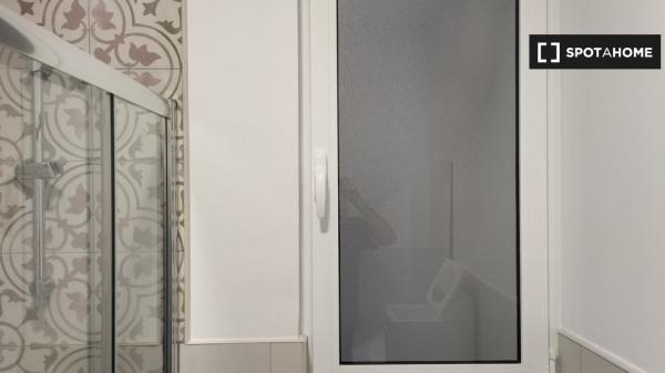 Room for rent in 4-bedroom apartment in Sant Blai, Alicante