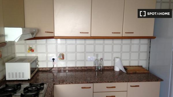 Zimmer zu vermieten in 4-Zimmer-Wohnung in La Saïdia, Valencia