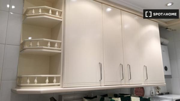 Room for rent in 6-bedroom apartment in Algirós, Valencia