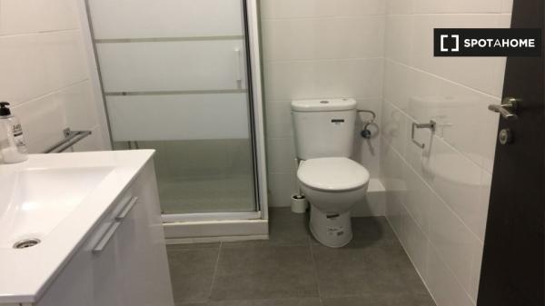 Room for rent in 6-bedroom apartment in Algirós, Valencia