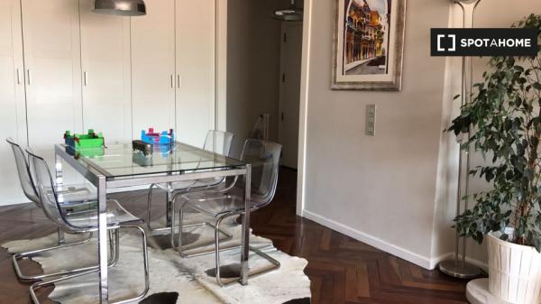 Piso completo de 4 dormitorios en Bilbao