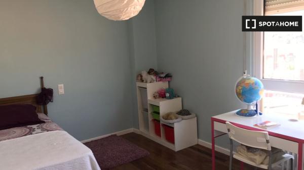 Piso completo de 4 dormitorios en Bilbao