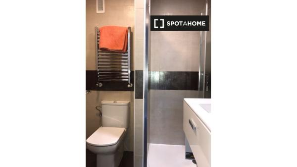 Piso completo de 4 dormitorios en Bilbao