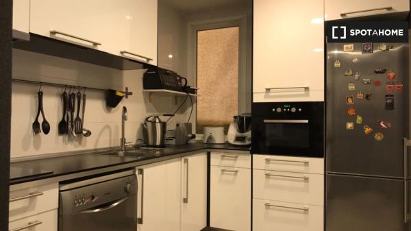 Piso completo de 4 dormitorios en Bilbao