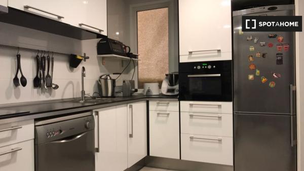 Piso completo de 4 dormitorios en Bilbao