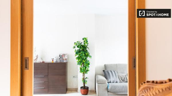 Piso de 4 dormitorios en alquiler en Barriada De La Paz, Granada