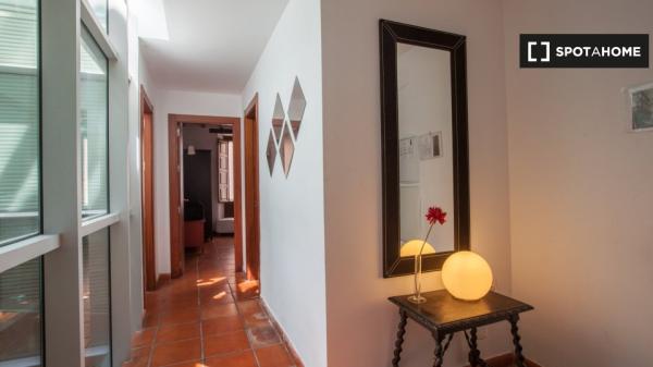 Piso de 2 dormitorios en alquiler en el centro de Granada