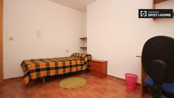 Apartamento de 2 dormitorios en alquiler en Granada Centro