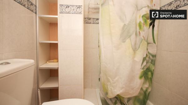 Apartamento de 2 dormitorios en alquiler en Granada Centro