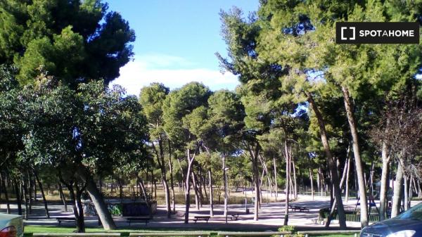 Habitación en piso compartido en Zaragoza