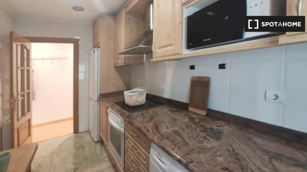 Piso de 2 dormitorios en alquiler en Santander