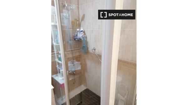 Self-contained rooms to rent in Caravaca de la Cruz, Seville