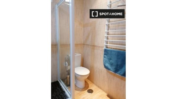 Self-contained rooms to rent in Caravaca de la Cruz, Seville