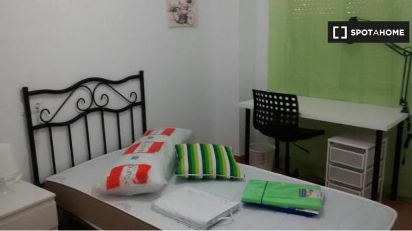 Pokój w mieszkaniu z 3 sypialniami w Javalí Viejo, Murcja