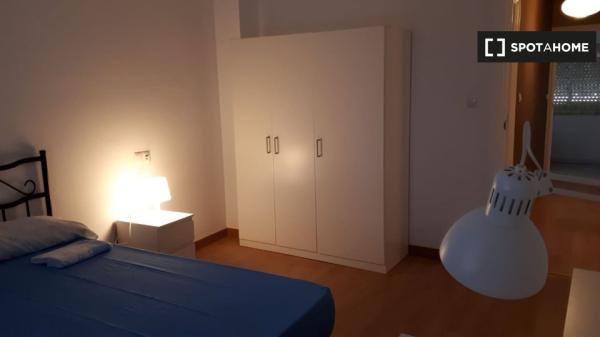 Pokój w mieszkaniu z 3 sypialniami w Javalí Viejo, Murcja