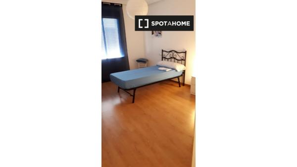 Pokój w mieszkaniu z 3 sypialniami w Javalí Viejo, Murcja