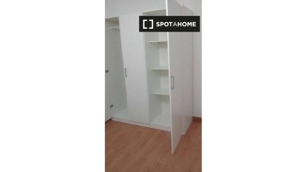 Pokój w mieszkaniu z 3 sypialniami w Javalí Viejo, Murcja