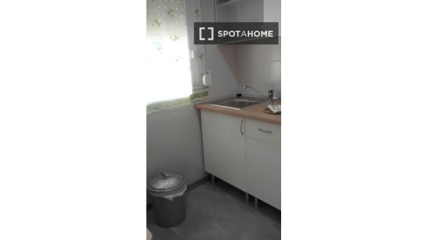 Pokój w mieszkaniu z 3 sypialniami w Javalí Viejo, Murcja