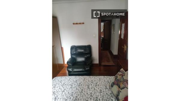 Habitación en piso compartido en Bilbo