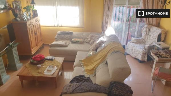 Room in shared apartment in Alicante (Alacant)