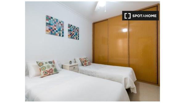 Piso de 2 dormitorios en alquiler en Sevilla