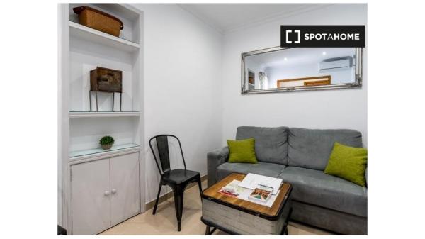 Piso de 2 dormitorios en alquiler en Sevilla