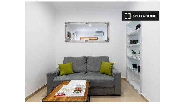 Piso de 2 dormitorios en alquiler en Sevilla