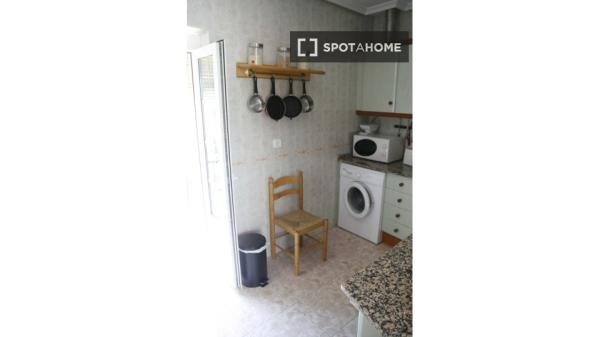 Piso de 2 dormitorios en alquiler en Centro, Cádiz