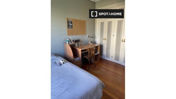 Pokój do wynajęcia w apartamencie z 2 sypialniami w Vigo