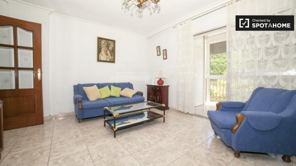 Apartamento de 3 dormitorios en alquiler en Macarena, Sevilla