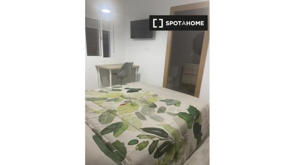Room in shared apartment in Javalí Viejo