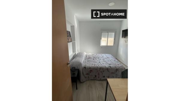 Room in shared apartment in Javalí Viejo