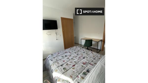 Room in shared apartment in Javalí Viejo