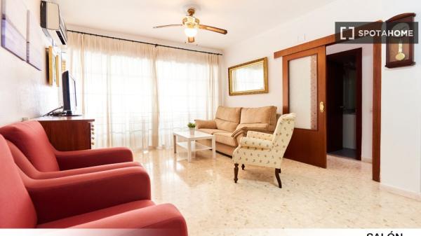 Chambre à louer dans un appartement de 5 chambres à Séville, Séville