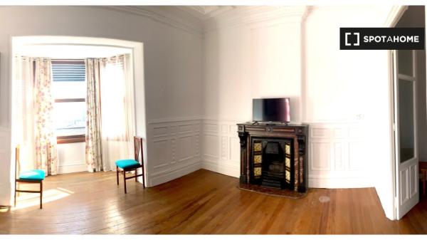 Piso de 5 dormitorios en alquiler en Bilbao