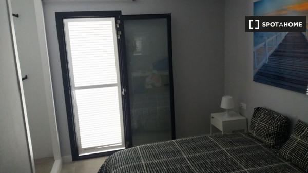 Pokój do wynajęcia w 6-pokojowym mieszkaniu w Palma de Mallorca