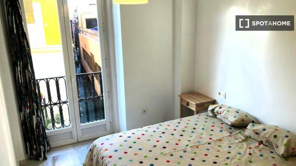 Apartamento completo de 2 dormitorios en Sevilla