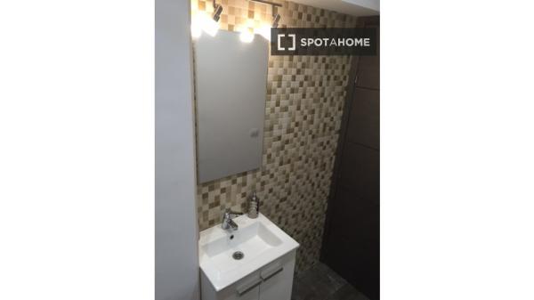 Pokój we wspólnym mieszkaniu w Palma