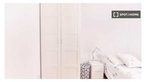 Se alquila habitación en piso compartido en Sevilla